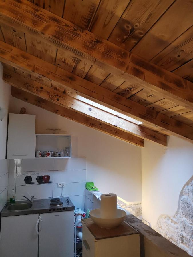 Apartment Beatrice. 10Mt To The Beach :) Rovinj Exteriör bild