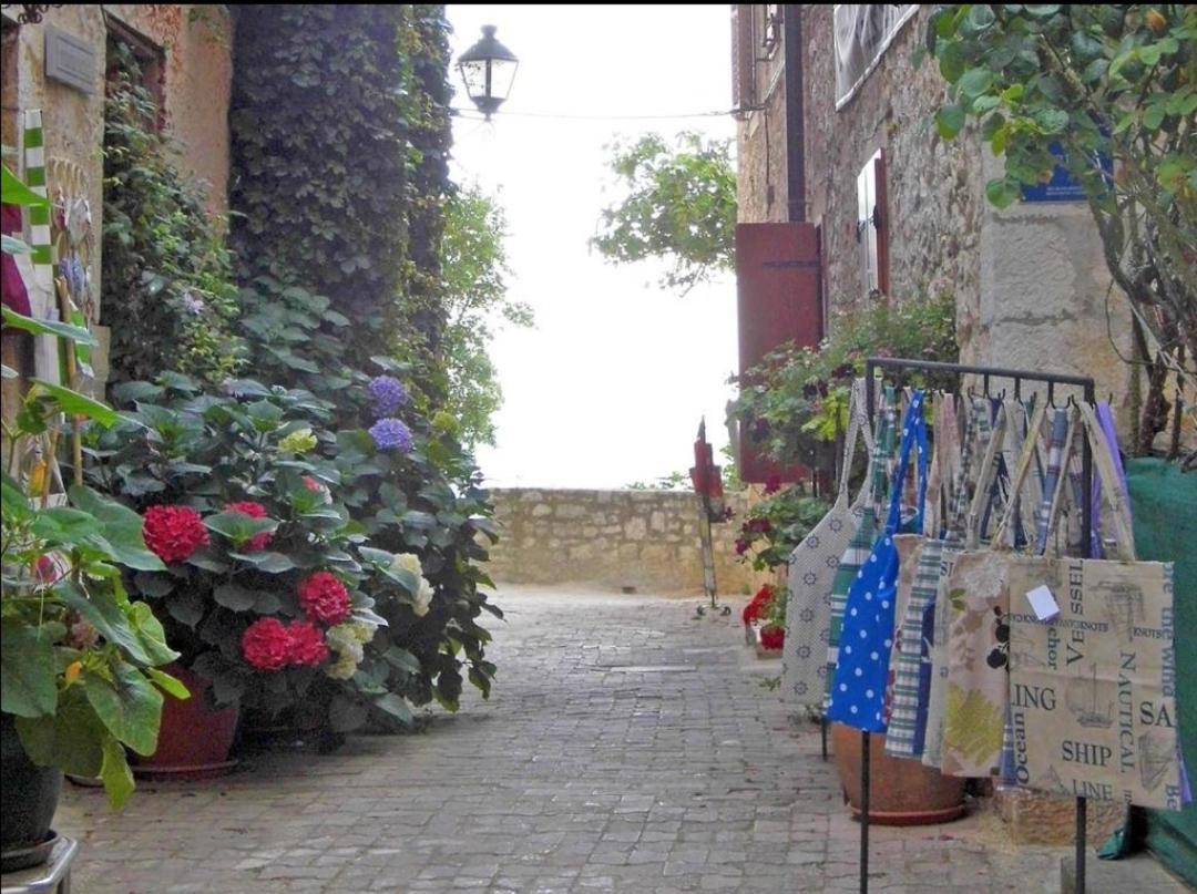 Apartment Beatrice. 10Mt To The Beach :) Rovinj Exteriör bild